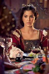 2075990_laska-na-vlasku-celeste-buckingham-film.jpg