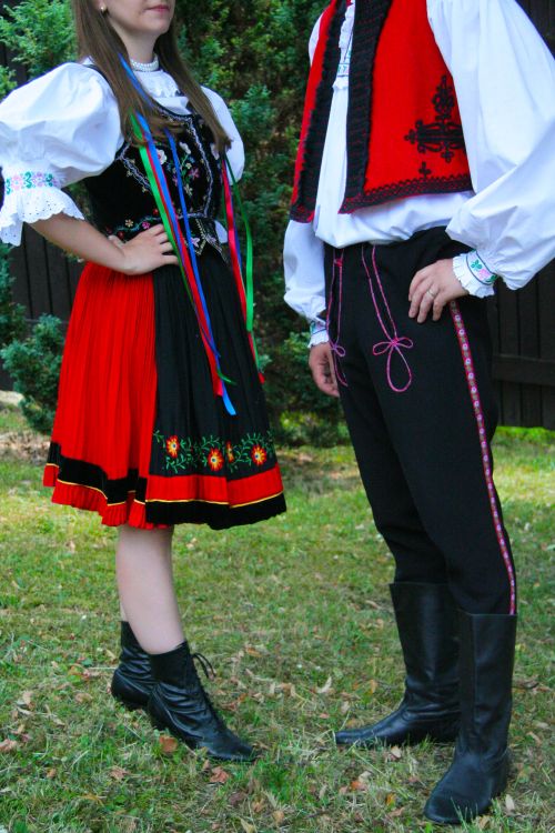 Ľudový kroj Ľudový kroj